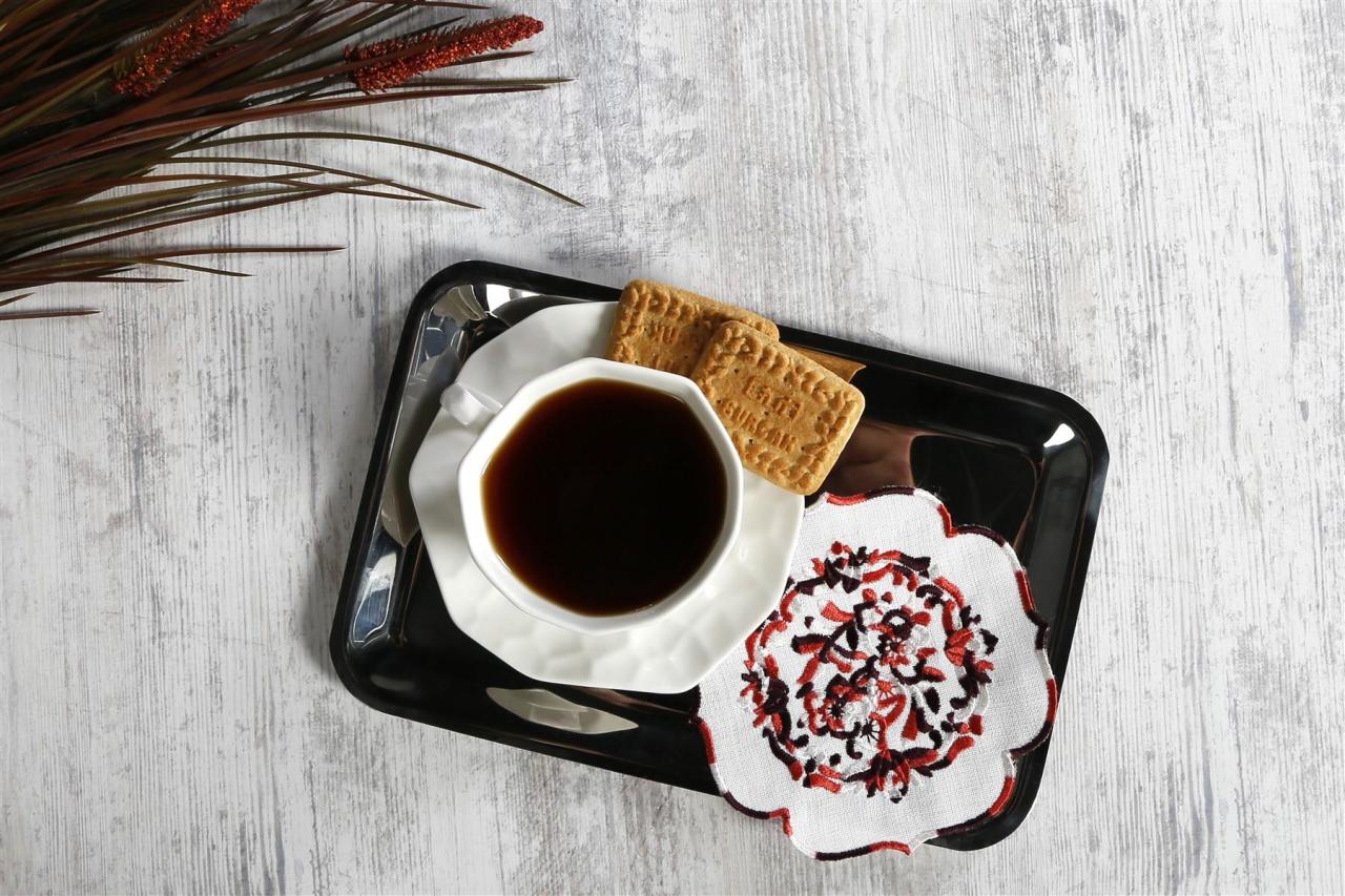 6 Lİ KOKTEYL PEÇETE FLORAL NAKIŞLI KETEN EFEKTLİ BORDO