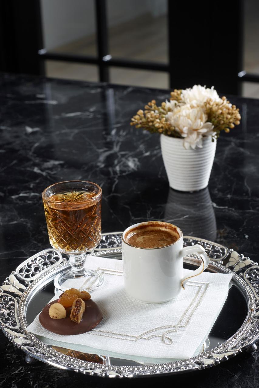 6'lı Kokteyl Peçetesi Alice TAŞ